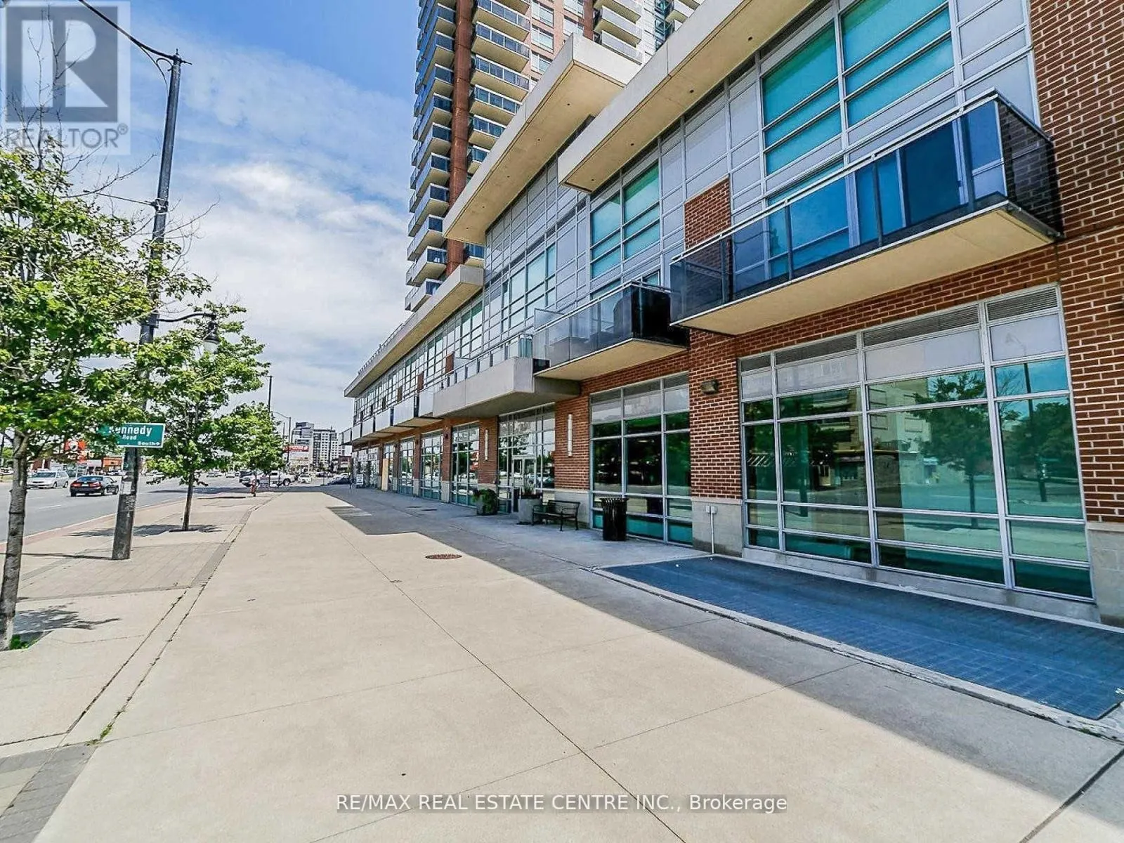 301 - 215 QUEEN STREET E