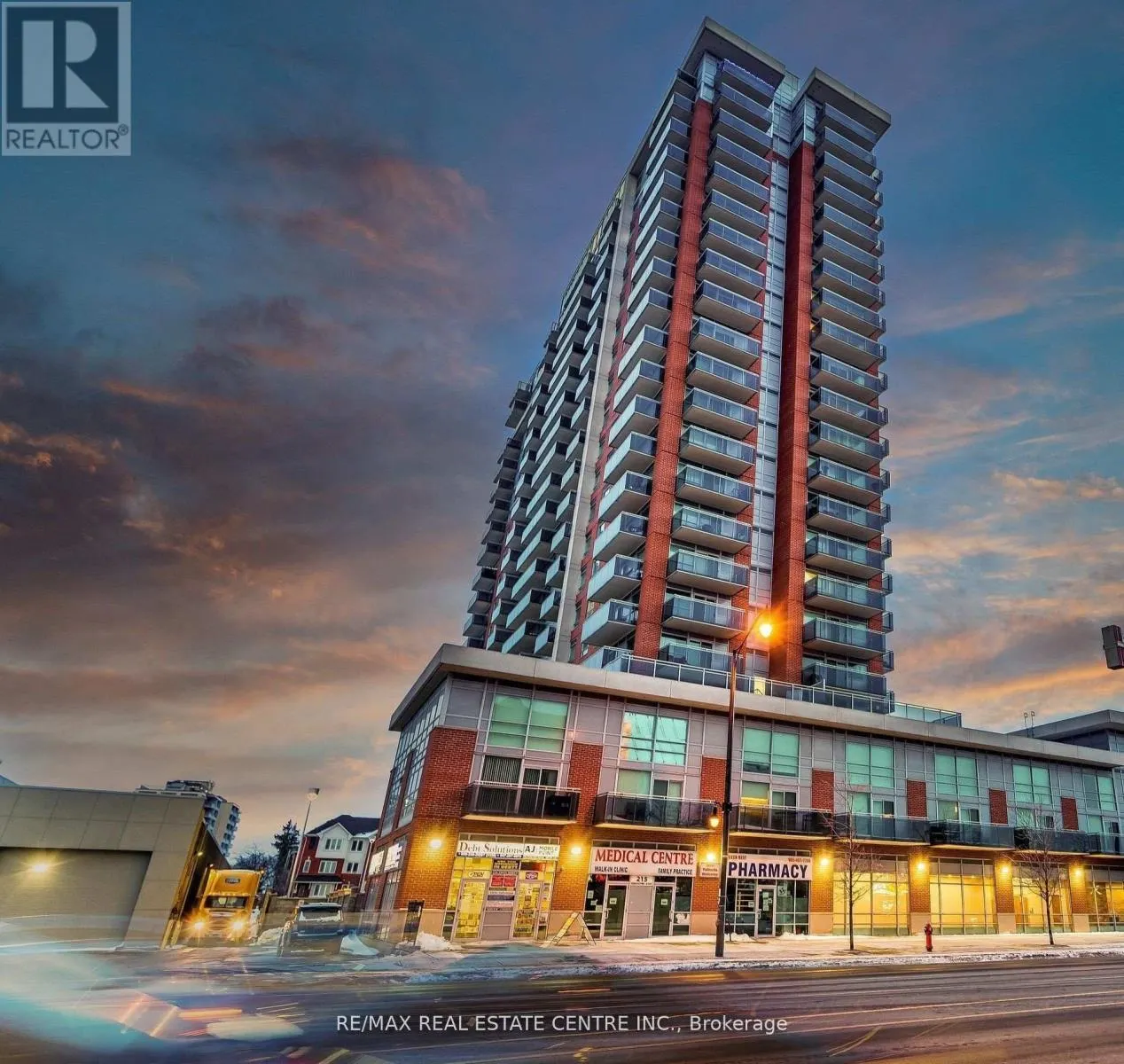 301 - 215 QUEEN STREET E
