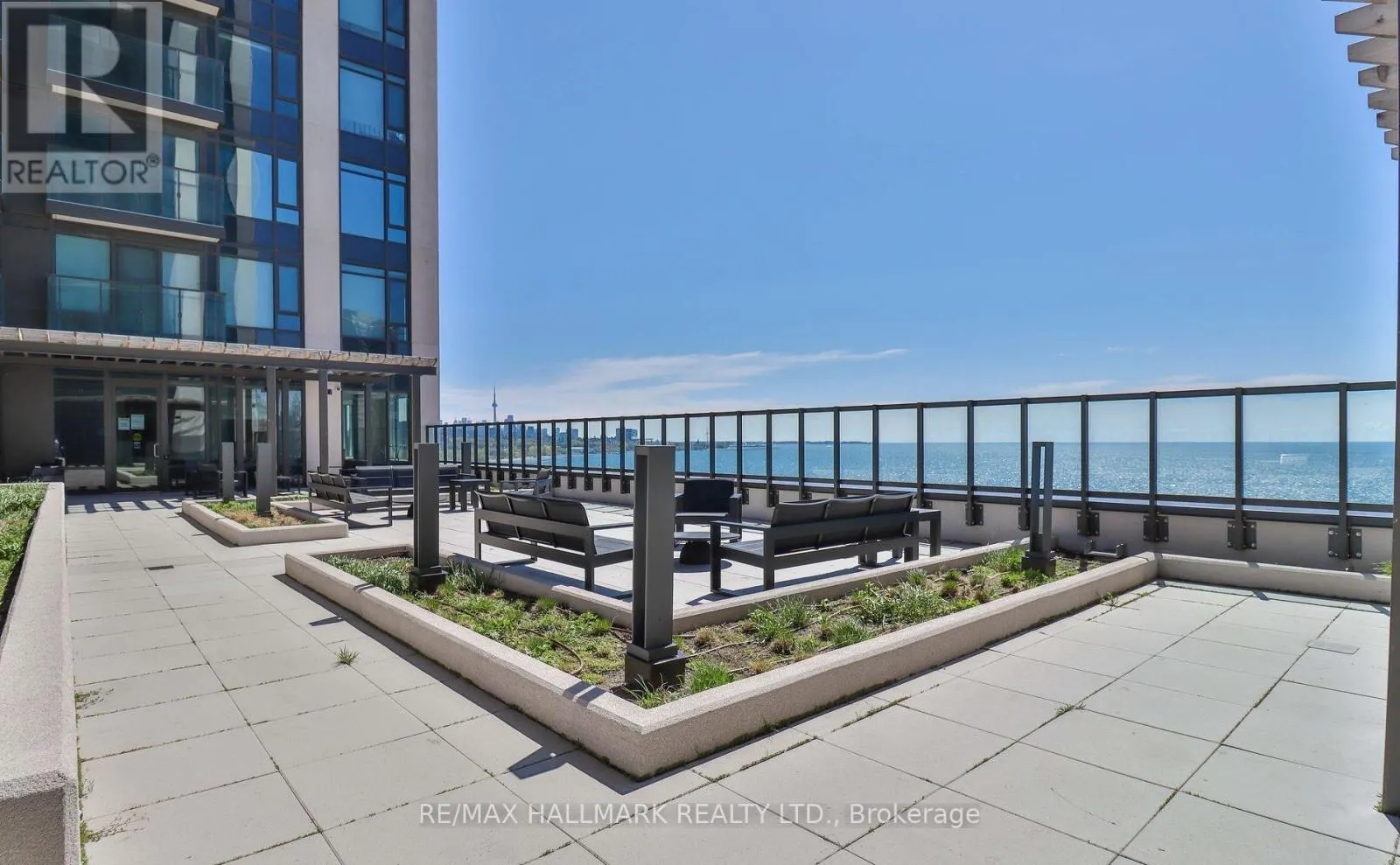 1916 - 1926 LAKE SHORE BOULEVARD W