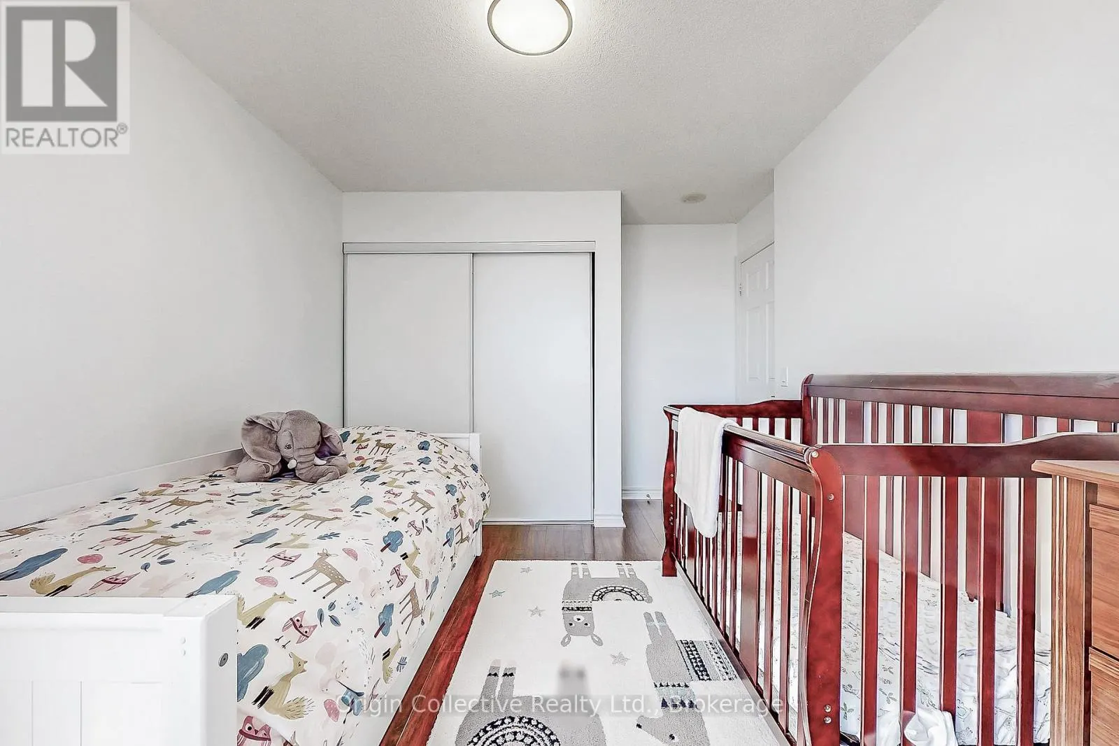 1916 - 5233 DUNDAS STREET W