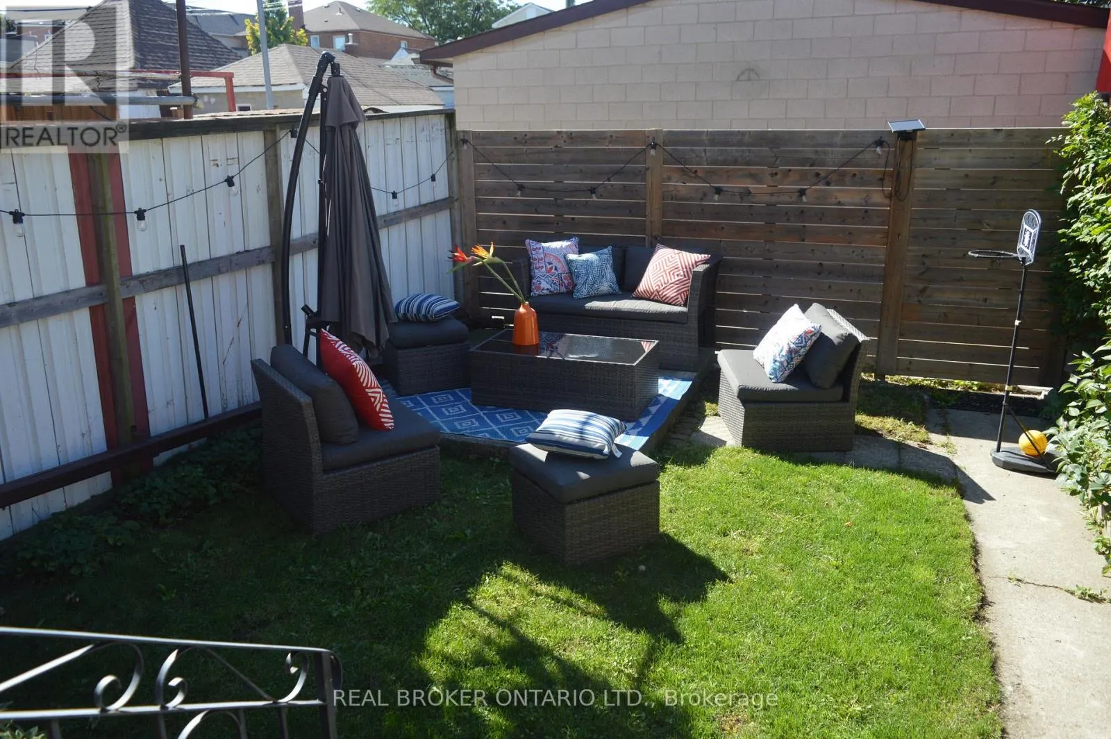 204 EARLSCOURT AVENUE W