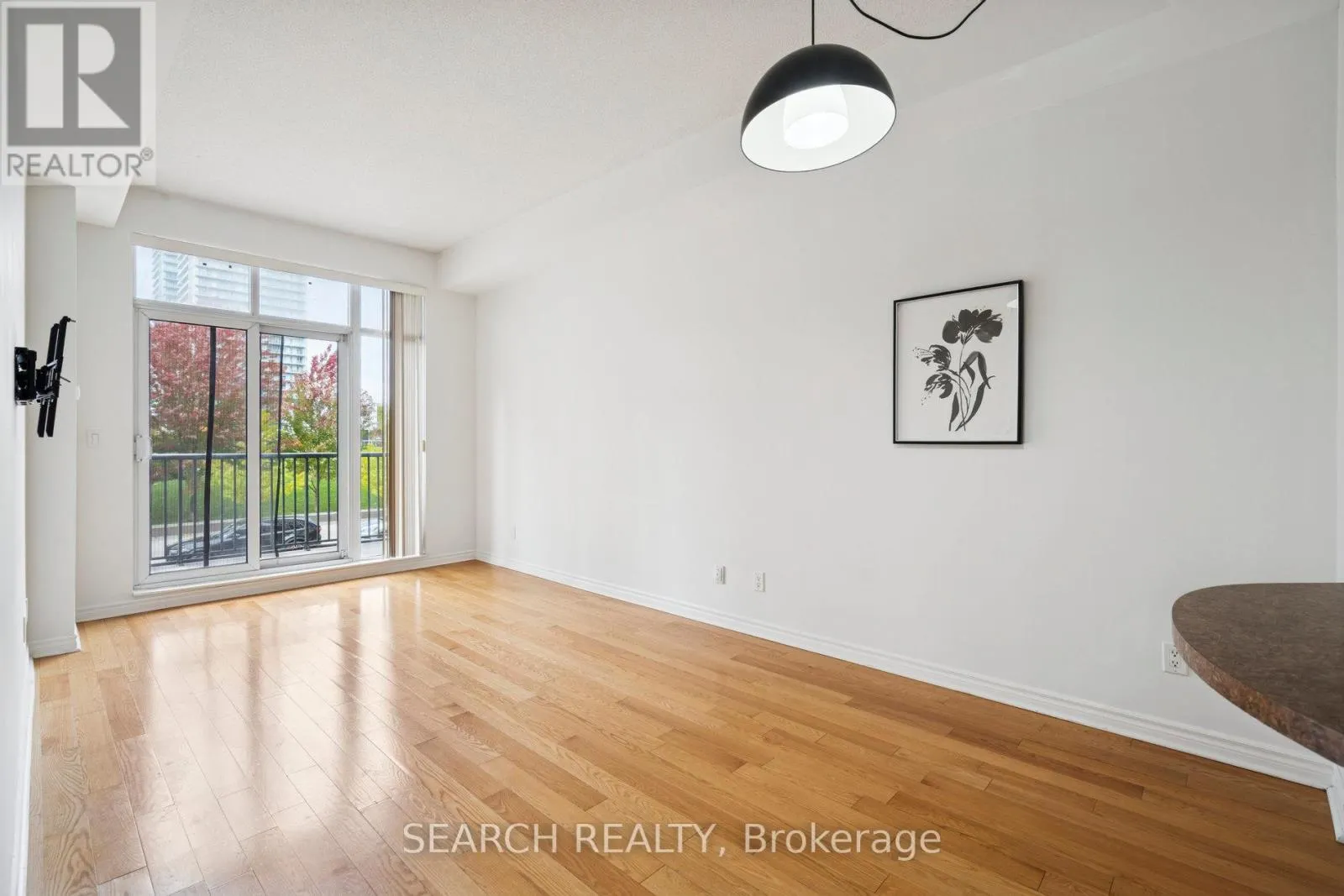 203 - 330 PRINCESS ROYAL DRIVE
