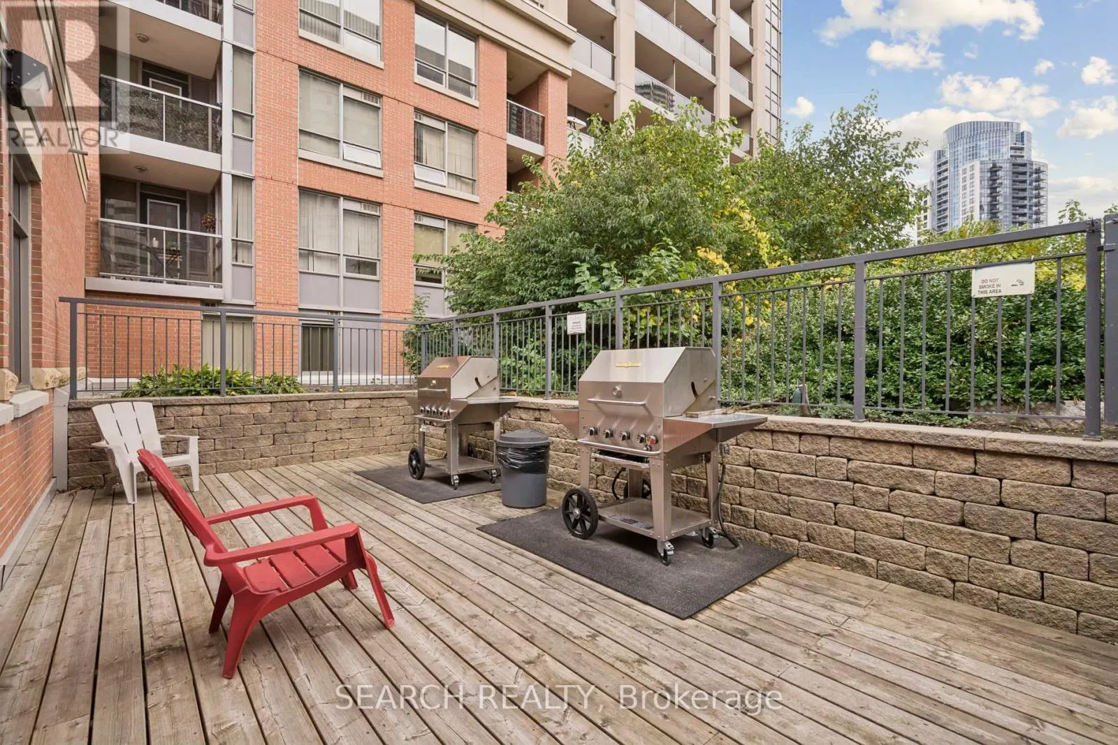 203 - 330 PRINCESS ROYAL DRIVE