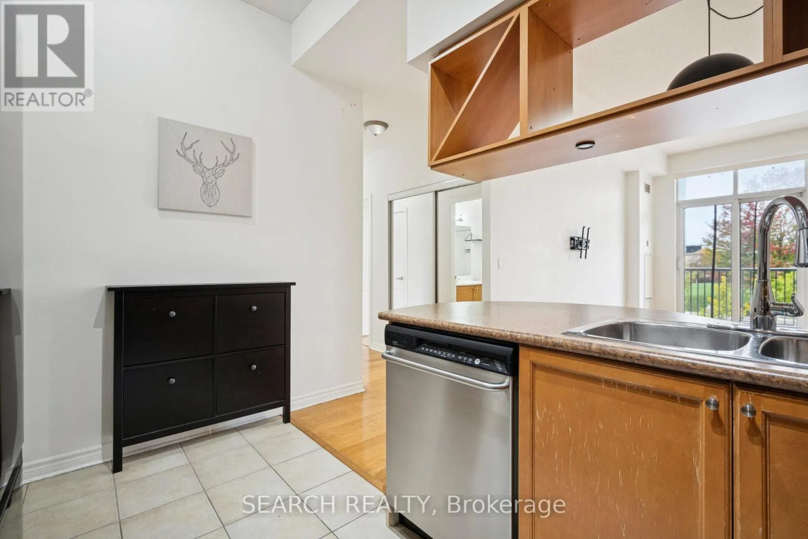 203 - 330 PRINCESS ROYAL DRIVE