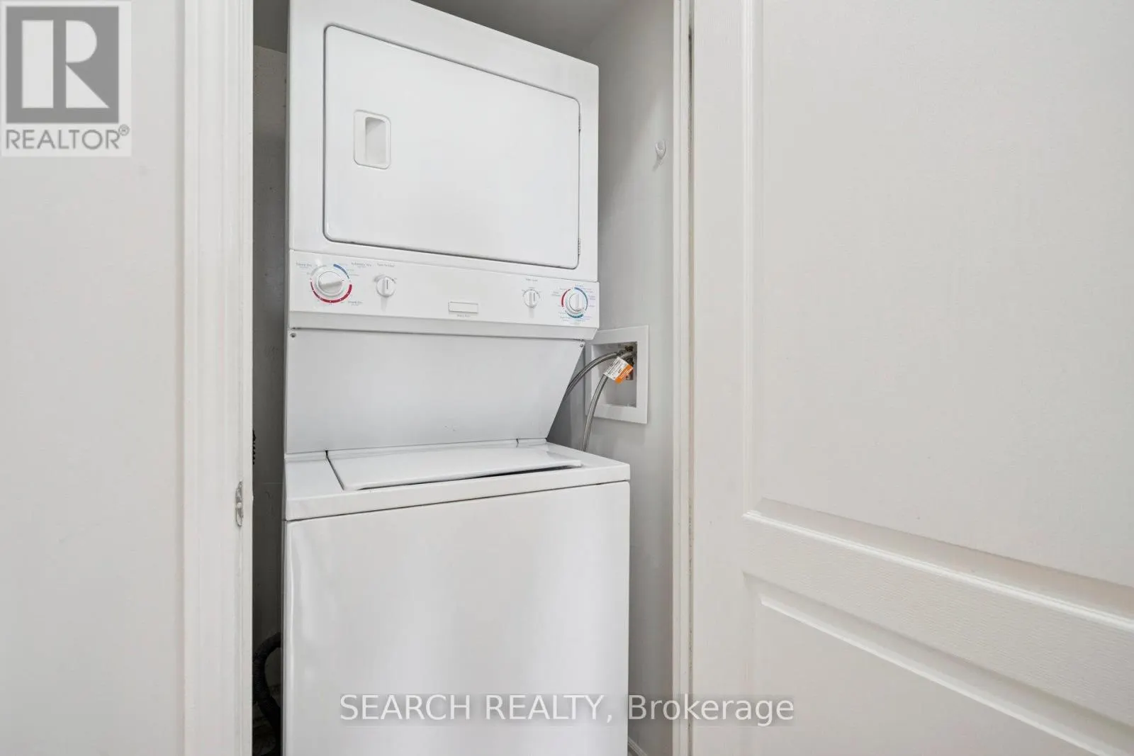 203 - 330 PRINCESS ROYAL DRIVE