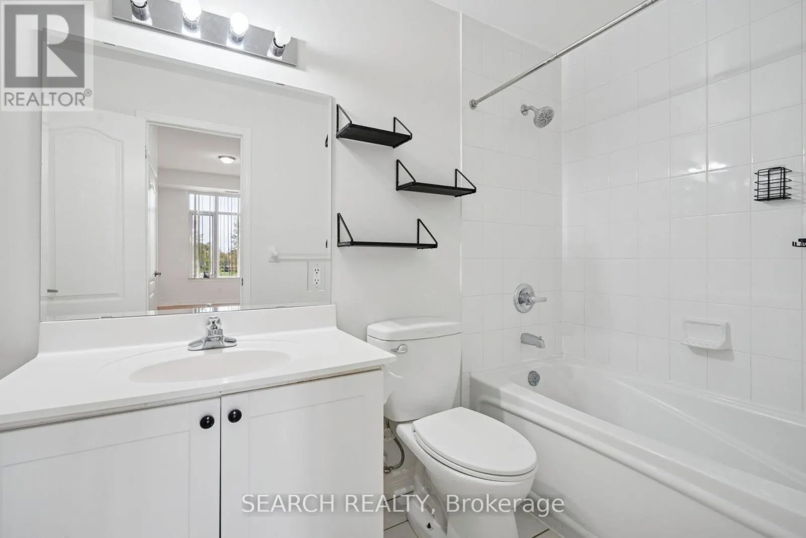 203 - 330 PRINCESS ROYAL DRIVE