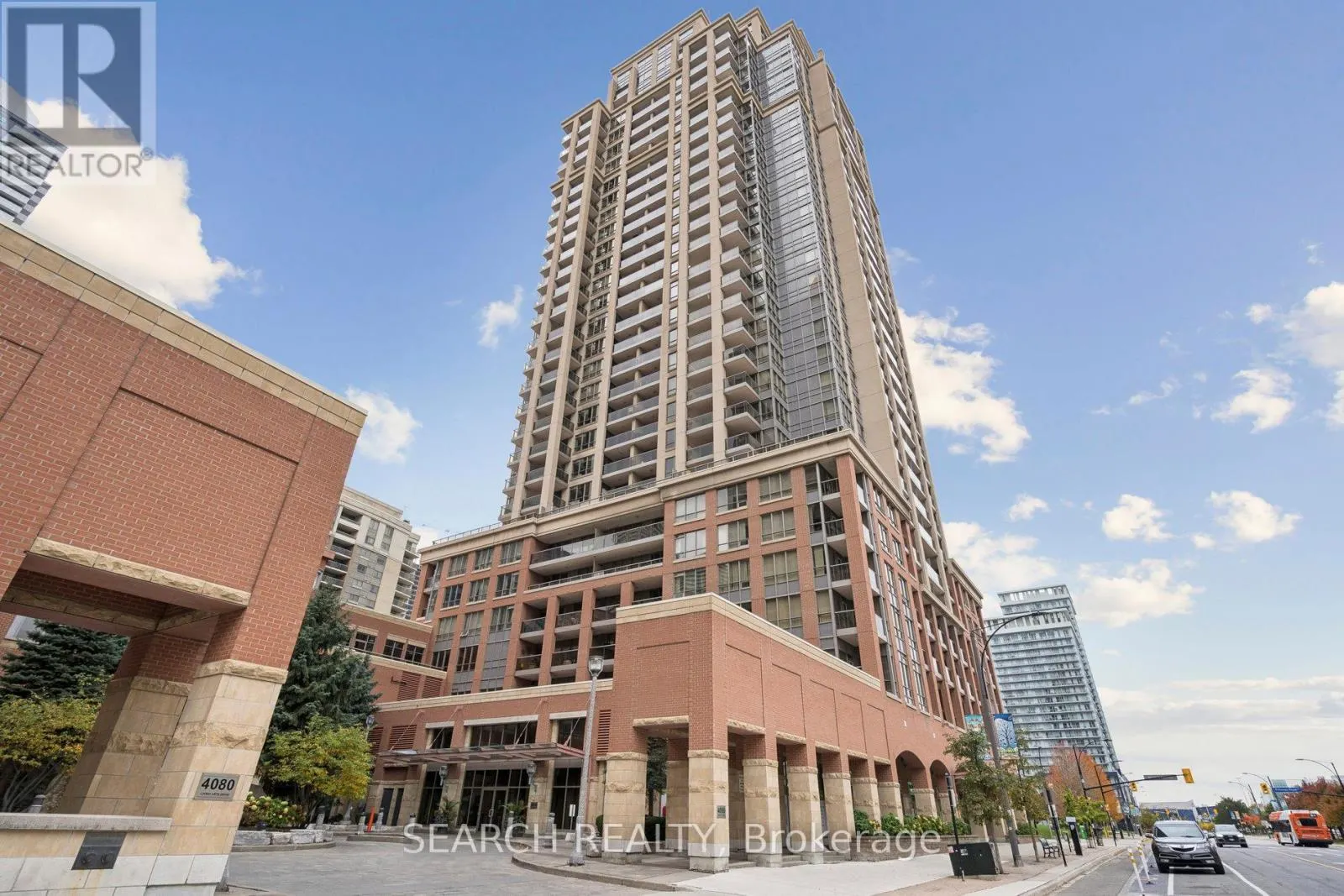 203 - 330 PRINCESS ROYAL DRIVE