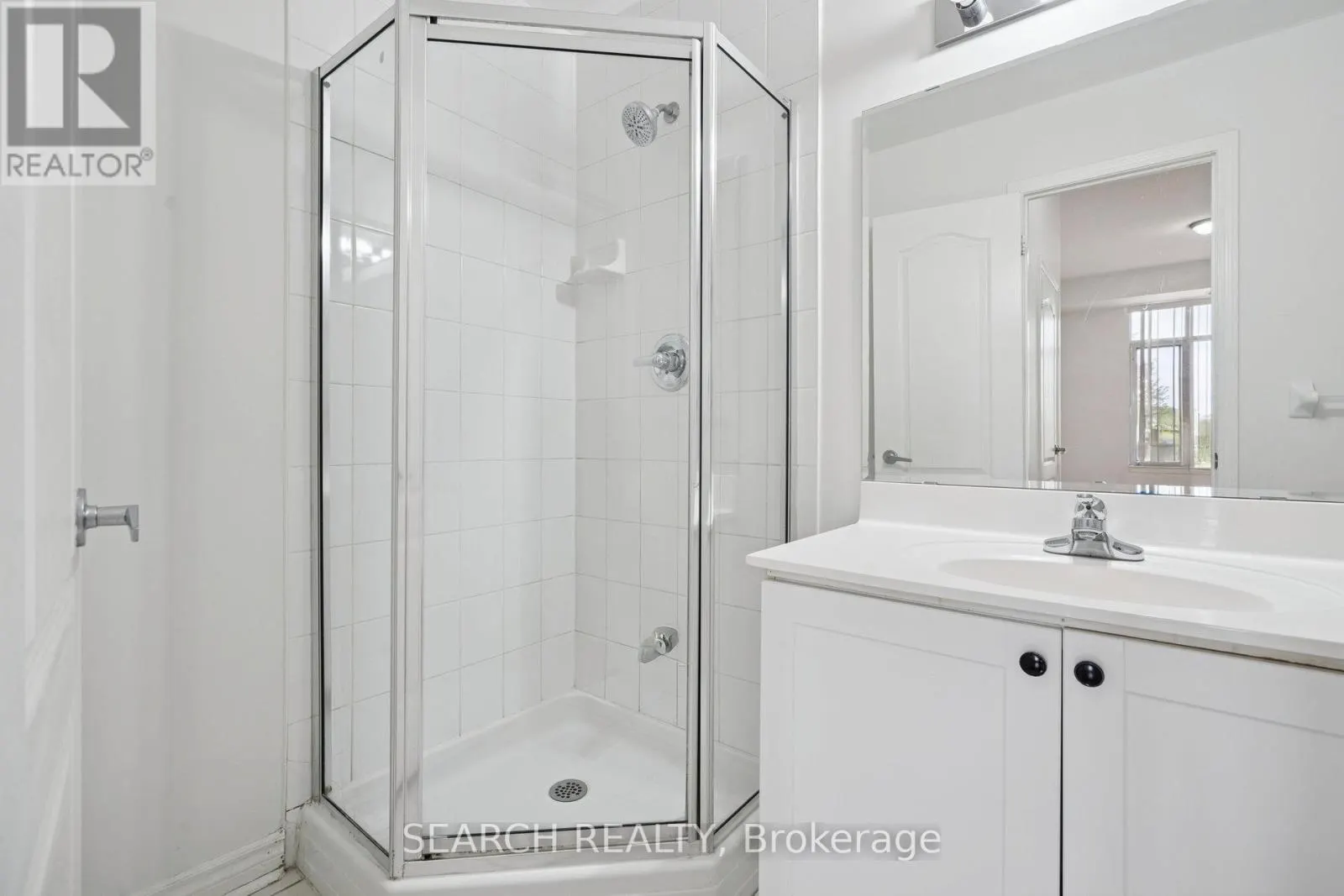 203 - 330 PRINCESS ROYAL DRIVE