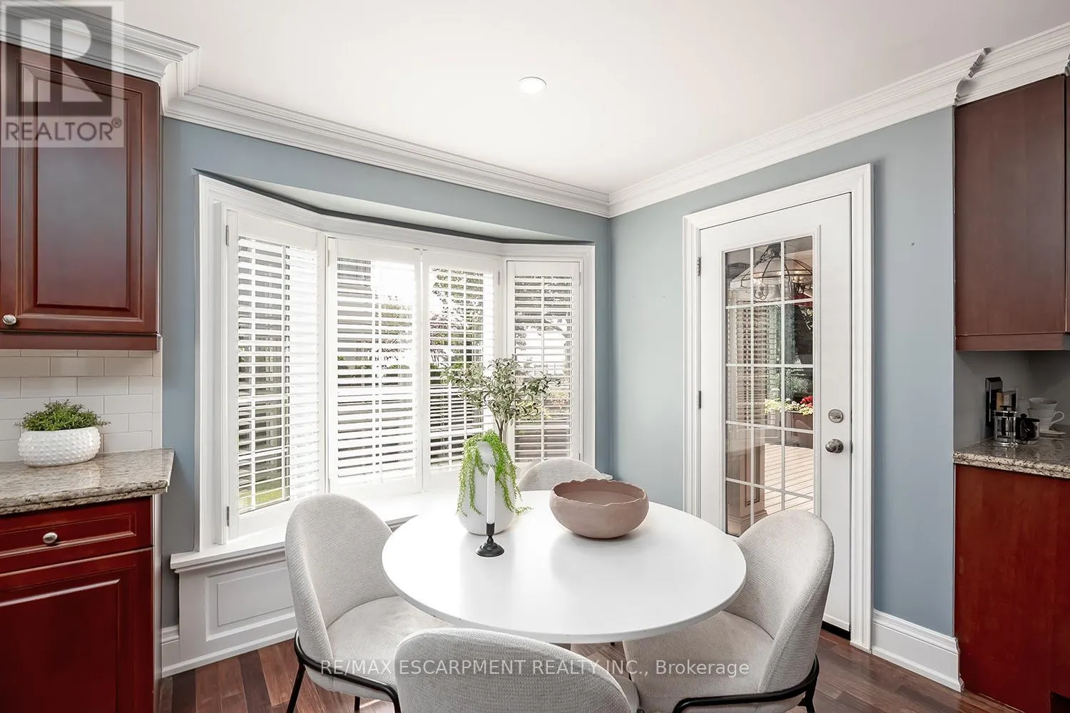 2428 LAKESHORE ROAD