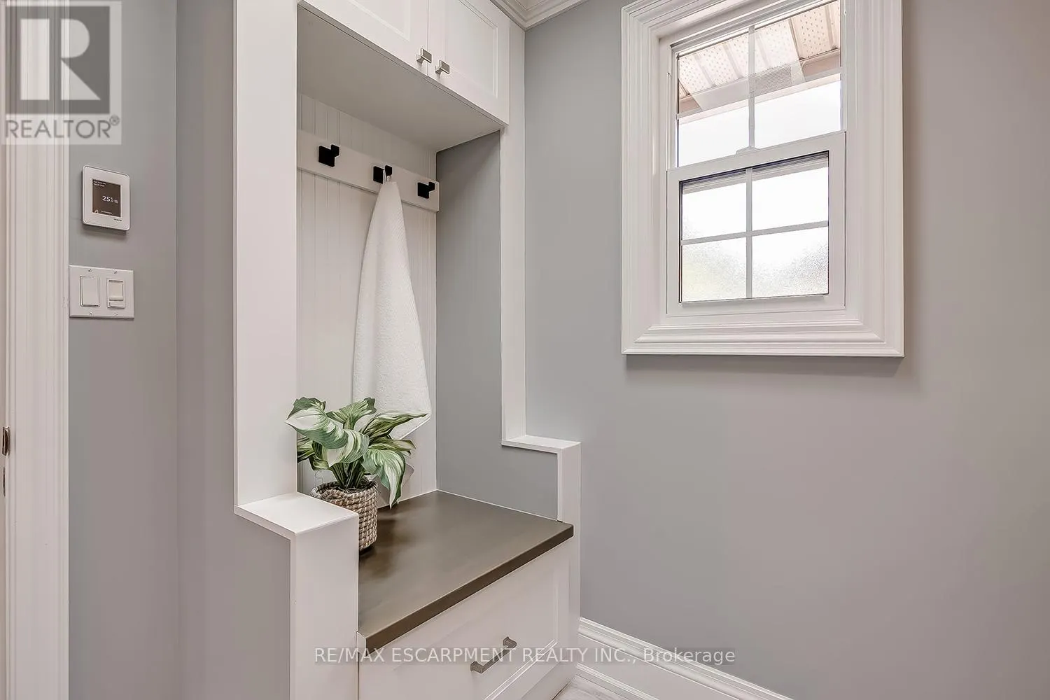 2428 LAKESHORE ROAD