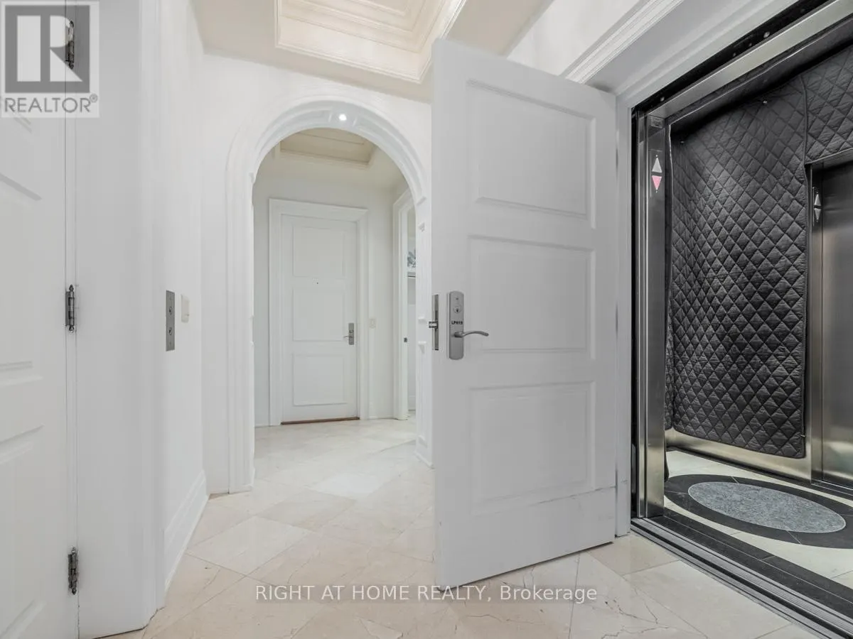 LPH19 - 2095 LAKE SHORE BOULEVARD W