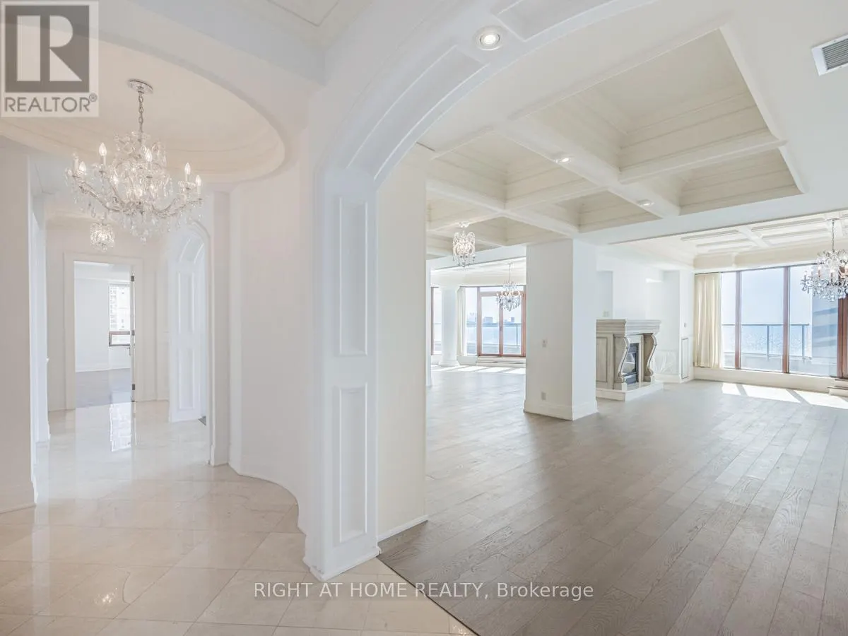LPH19 - 2095 LAKE SHORE BOULEVARD W
