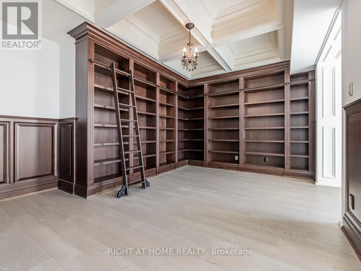 LPH19 - 2095 LAKE SHORE BOULEVARD W