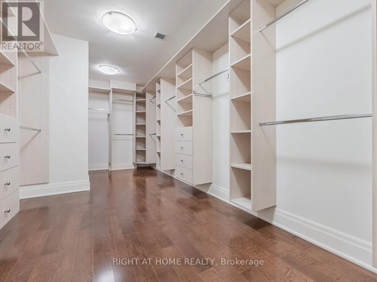 LPH19 - 2095 LAKE SHORE BOULEVARD W