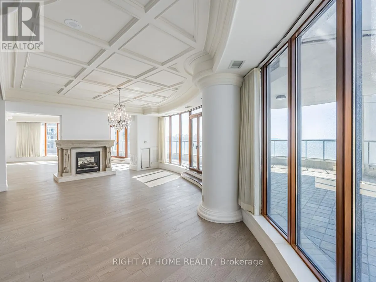LPH19 - 2095 LAKE SHORE BOULEVARD W