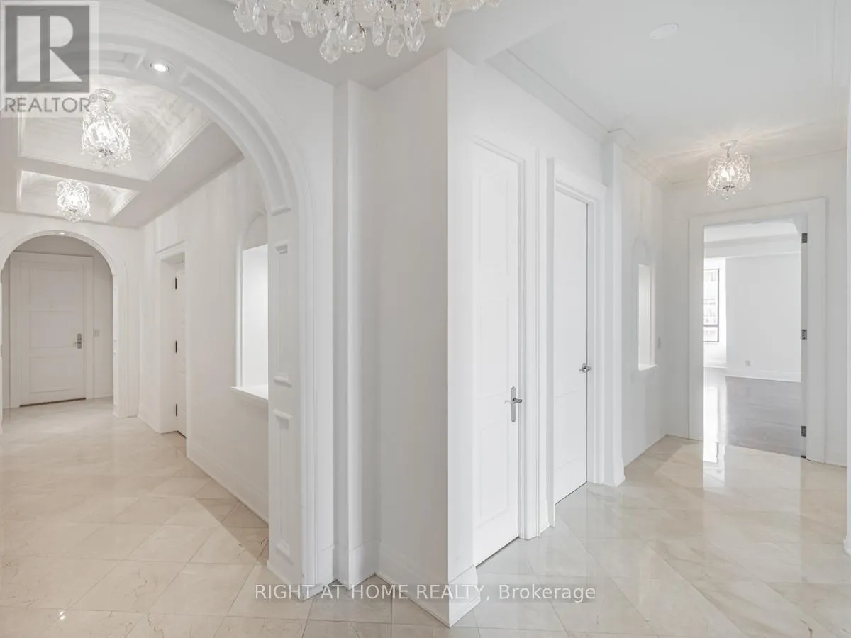 LPH19 - 2095 LAKE SHORE BOULEVARD W