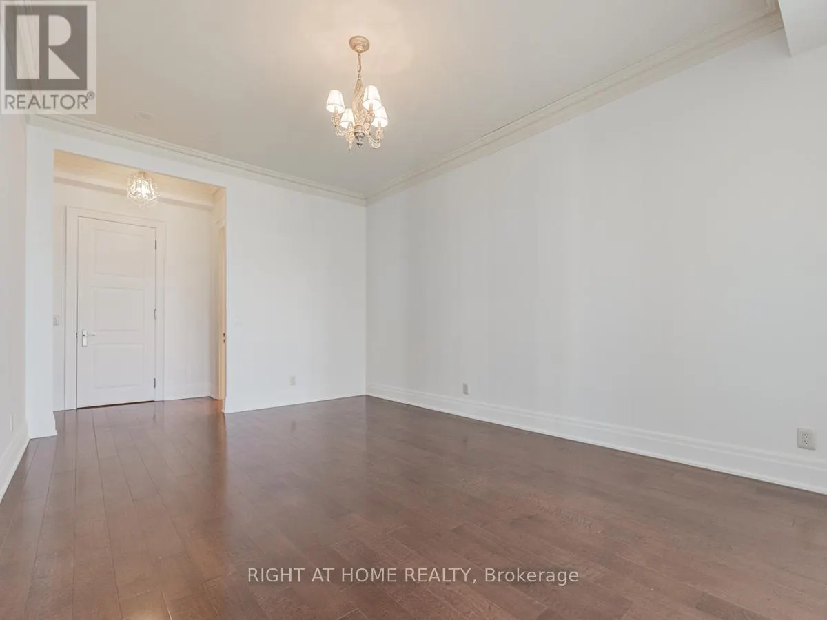 LPH19 - 2095 LAKE SHORE BOULEVARD W