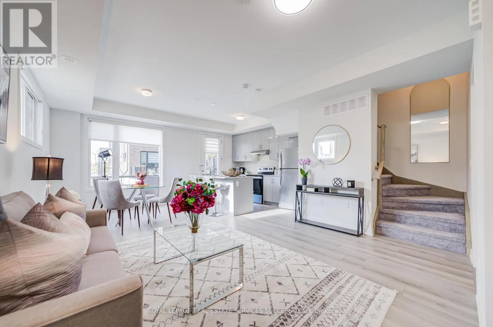 # 2 - 3546 COLONIAL DRIVE
