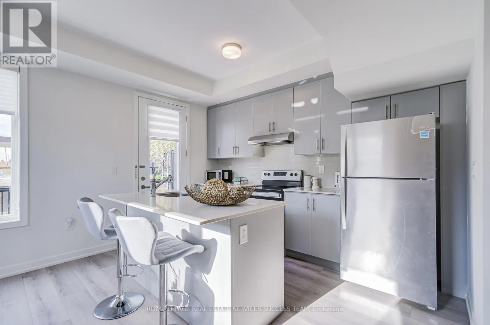 # 2 - 3546 COLONIAL DRIVE