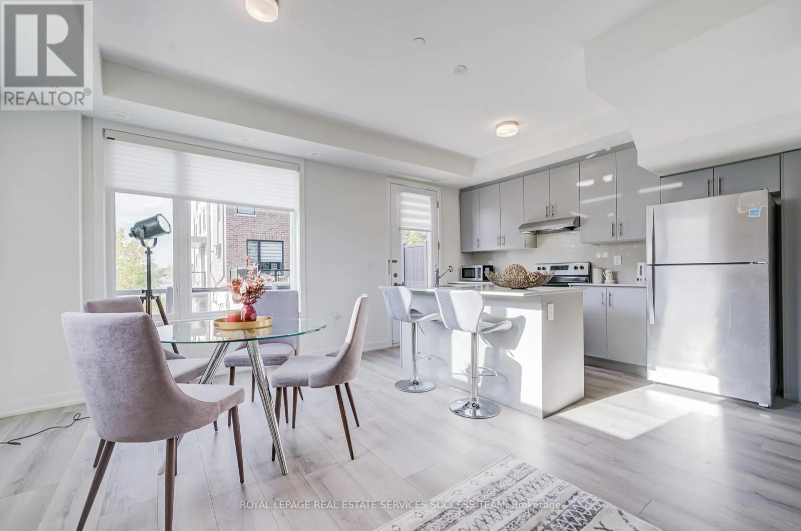 # 2 - 3546 COLONIAL DRIVE