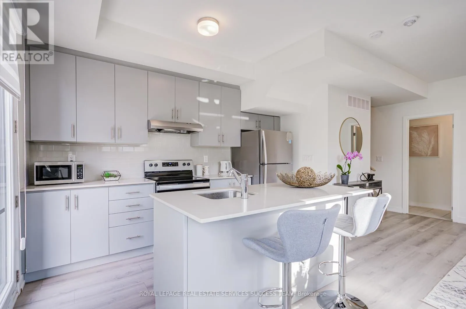 # 2 - 3546 COLONIAL DRIVE
