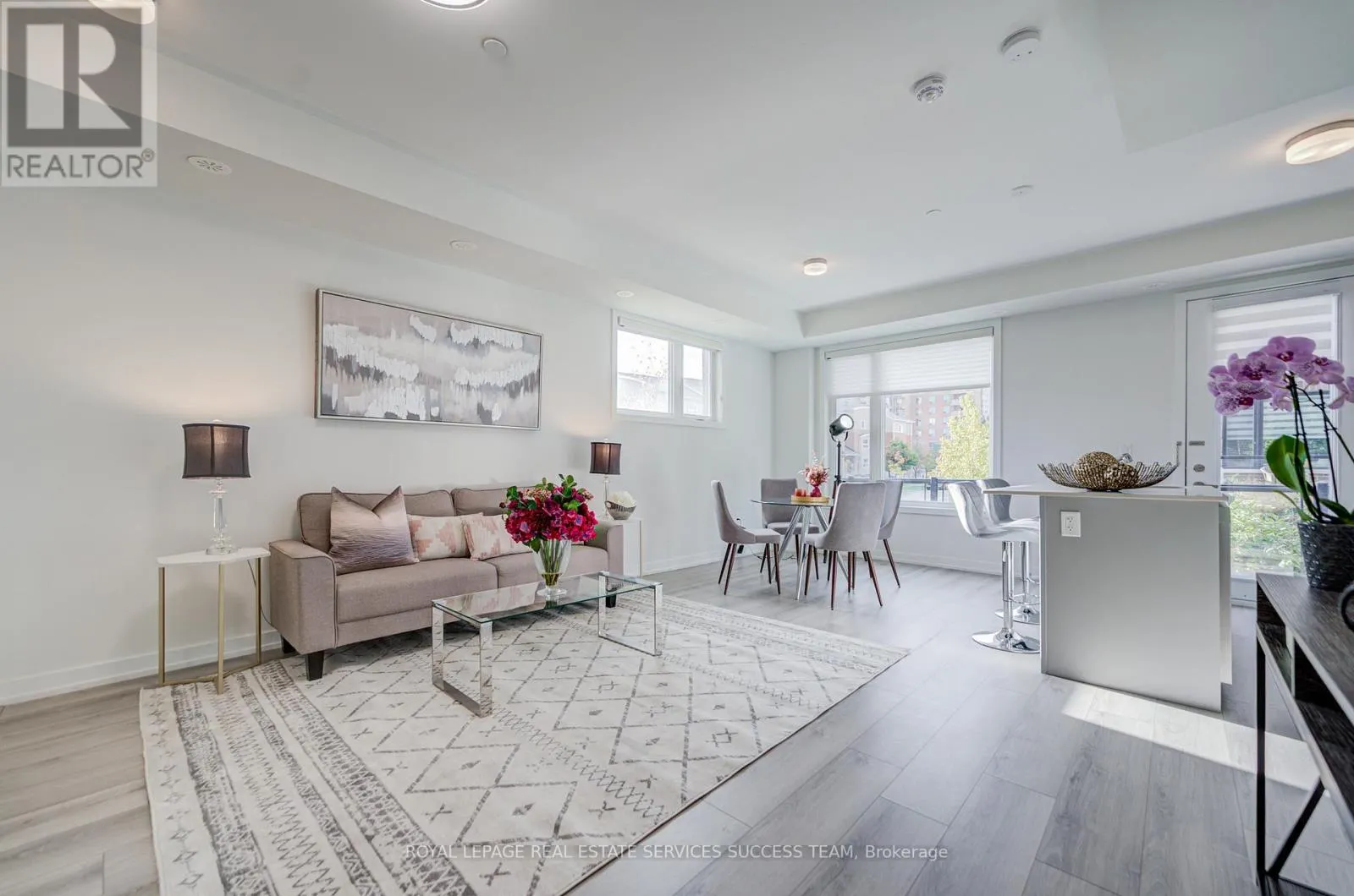 # 2 - 3546 COLONIAL DRIVE