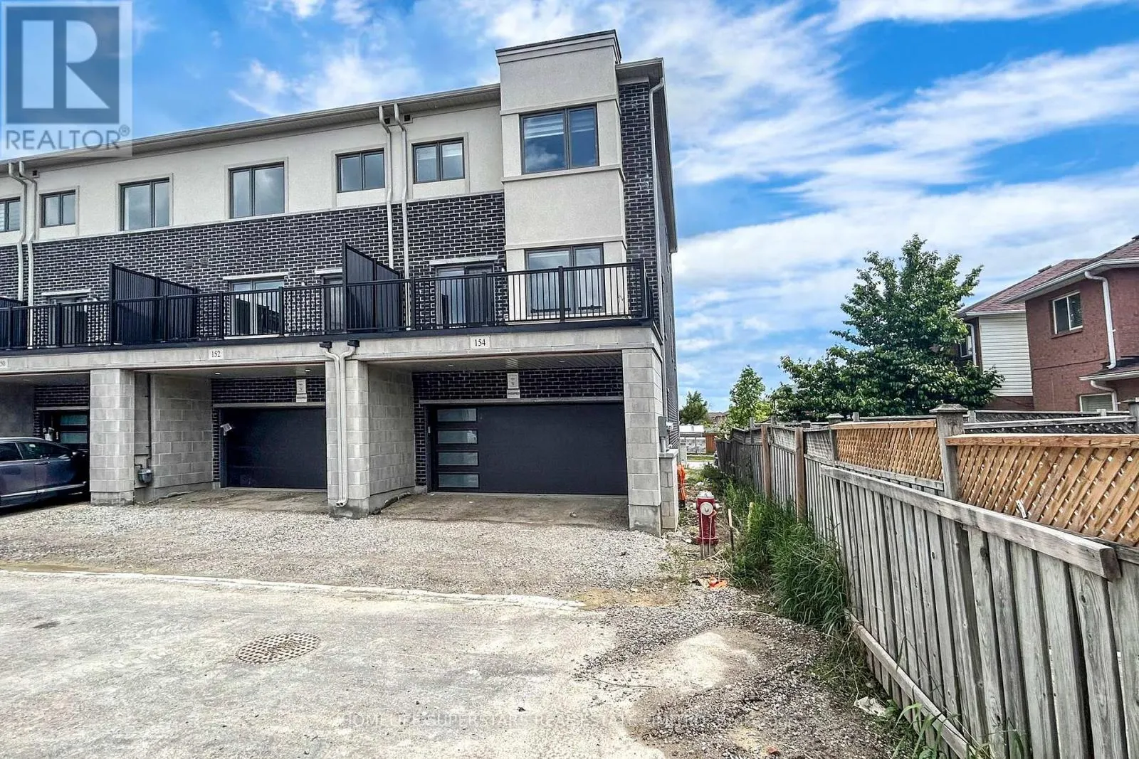 154 LANDSBRIDGE STREET