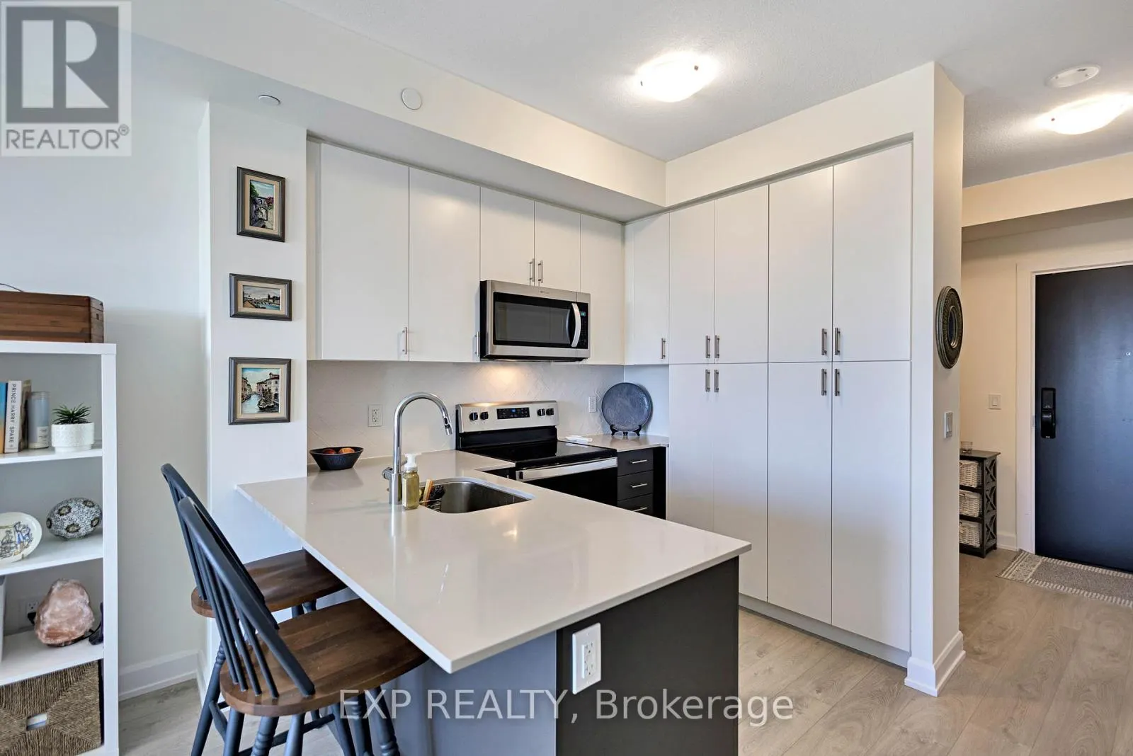 721 - 3200 WILLIAM COLTSON AVENUE