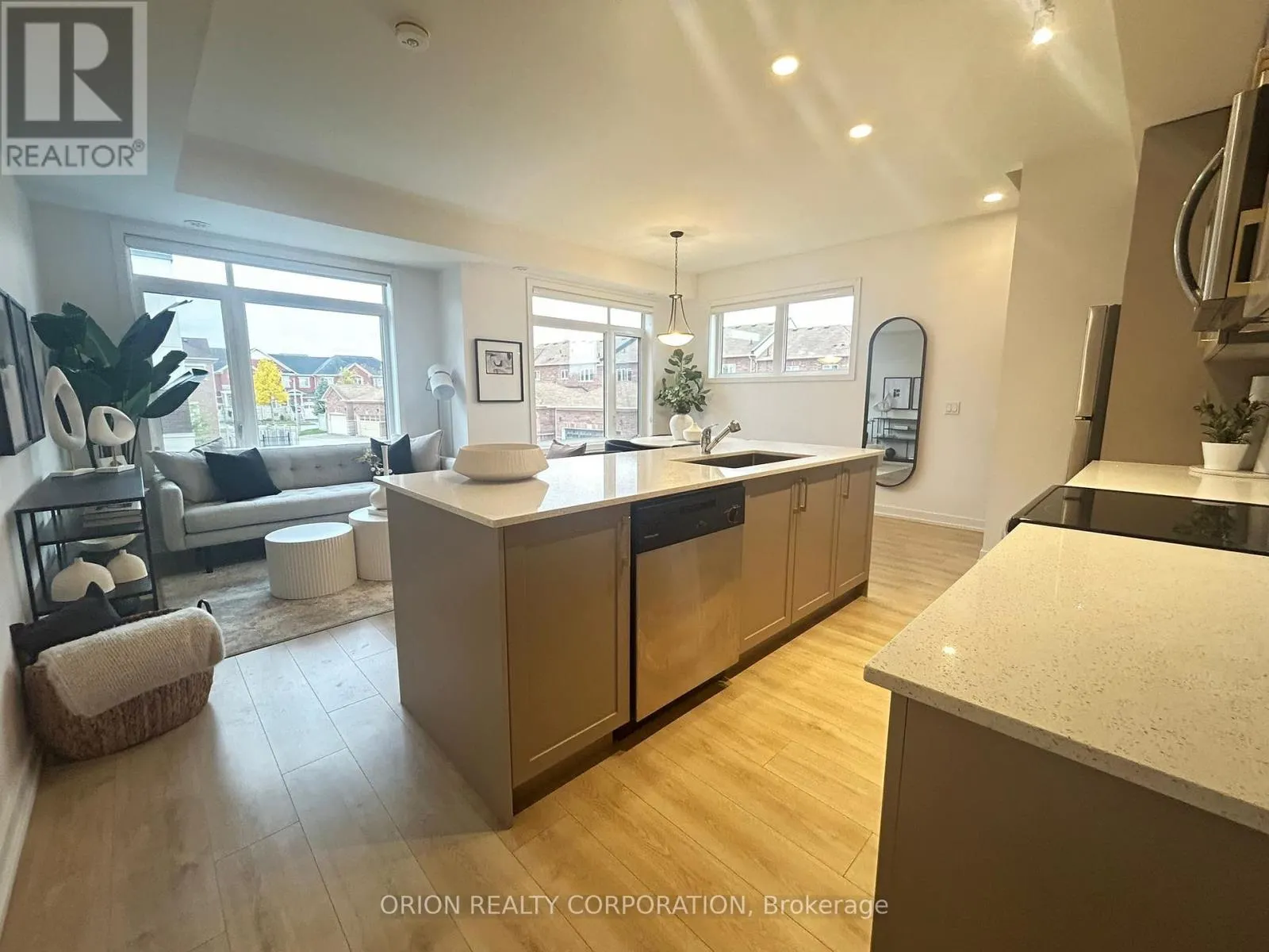 336 - 3078 SIXTH LINE