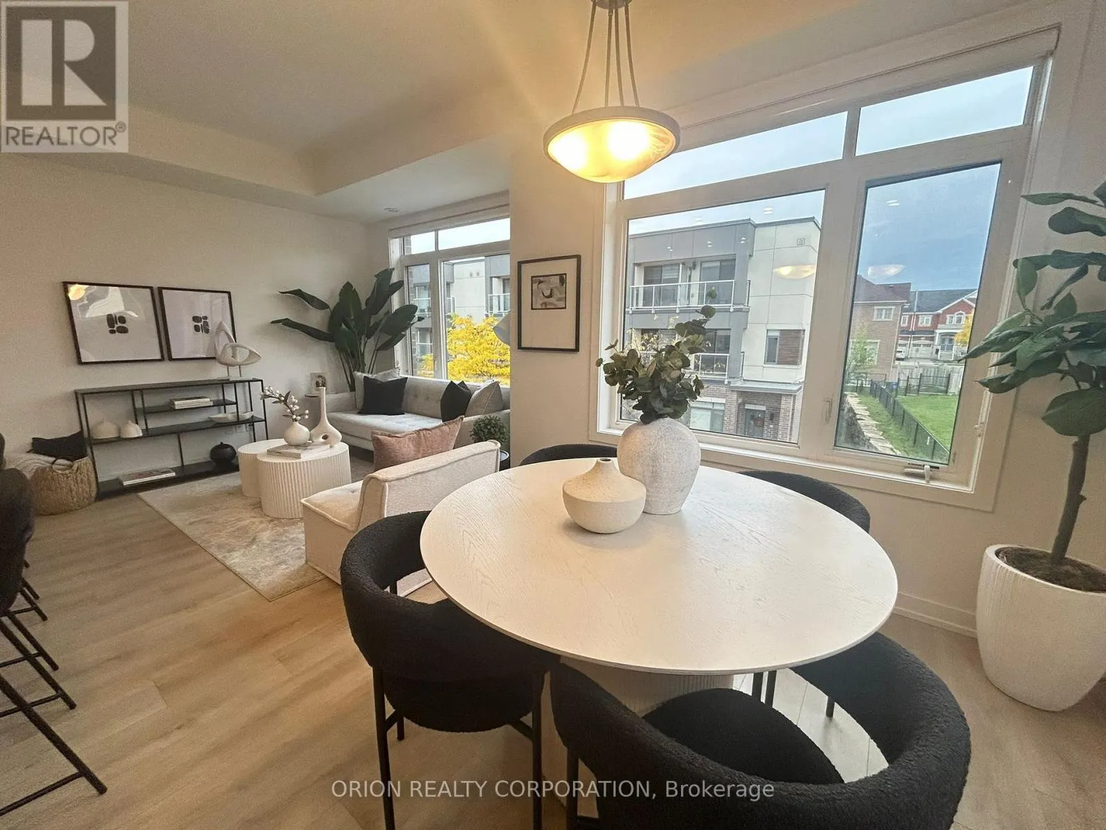 336 - 3078 SIXTH LINE