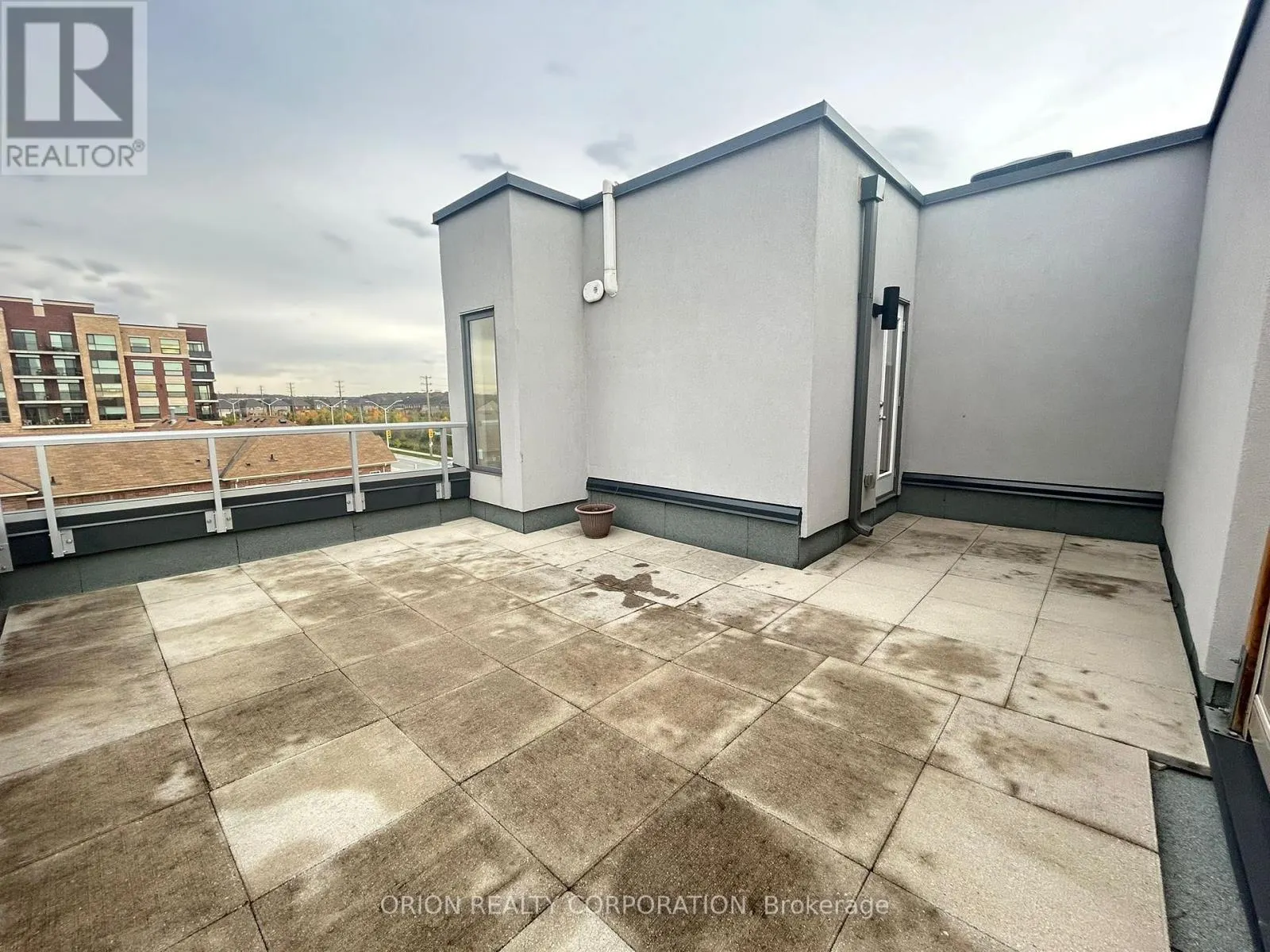 336 - 3078 SIXTH LINE