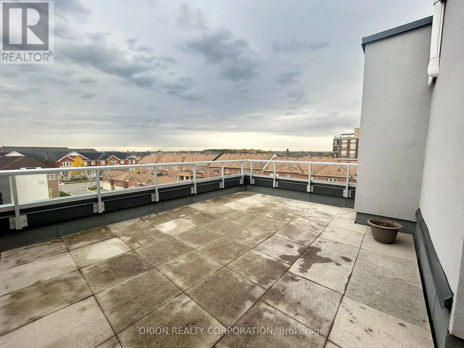 336 - 3078 SIXTH LINE