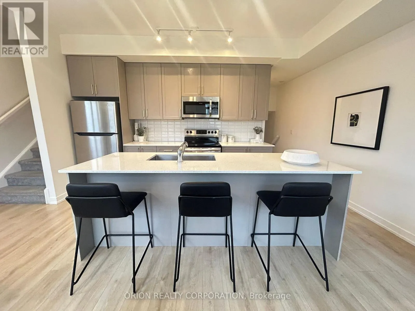 336 - 3078 SIXTH LINE