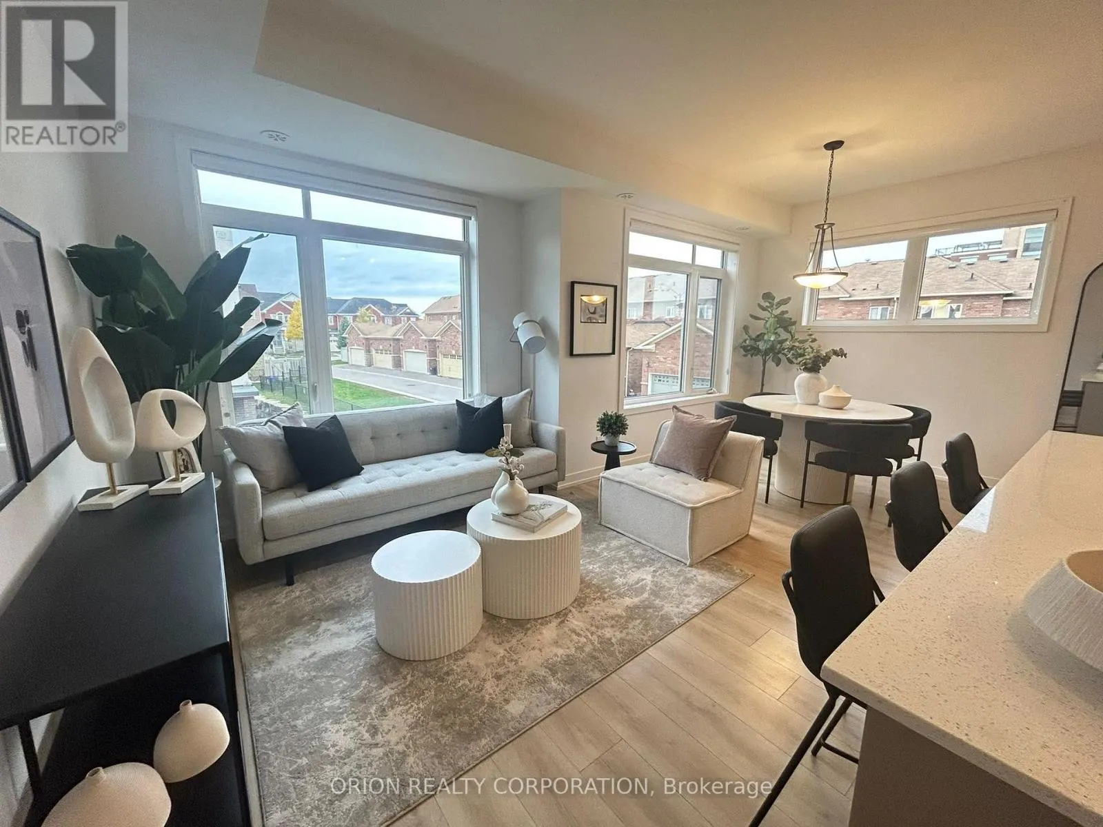 336 - 3078 SIXTH LINE