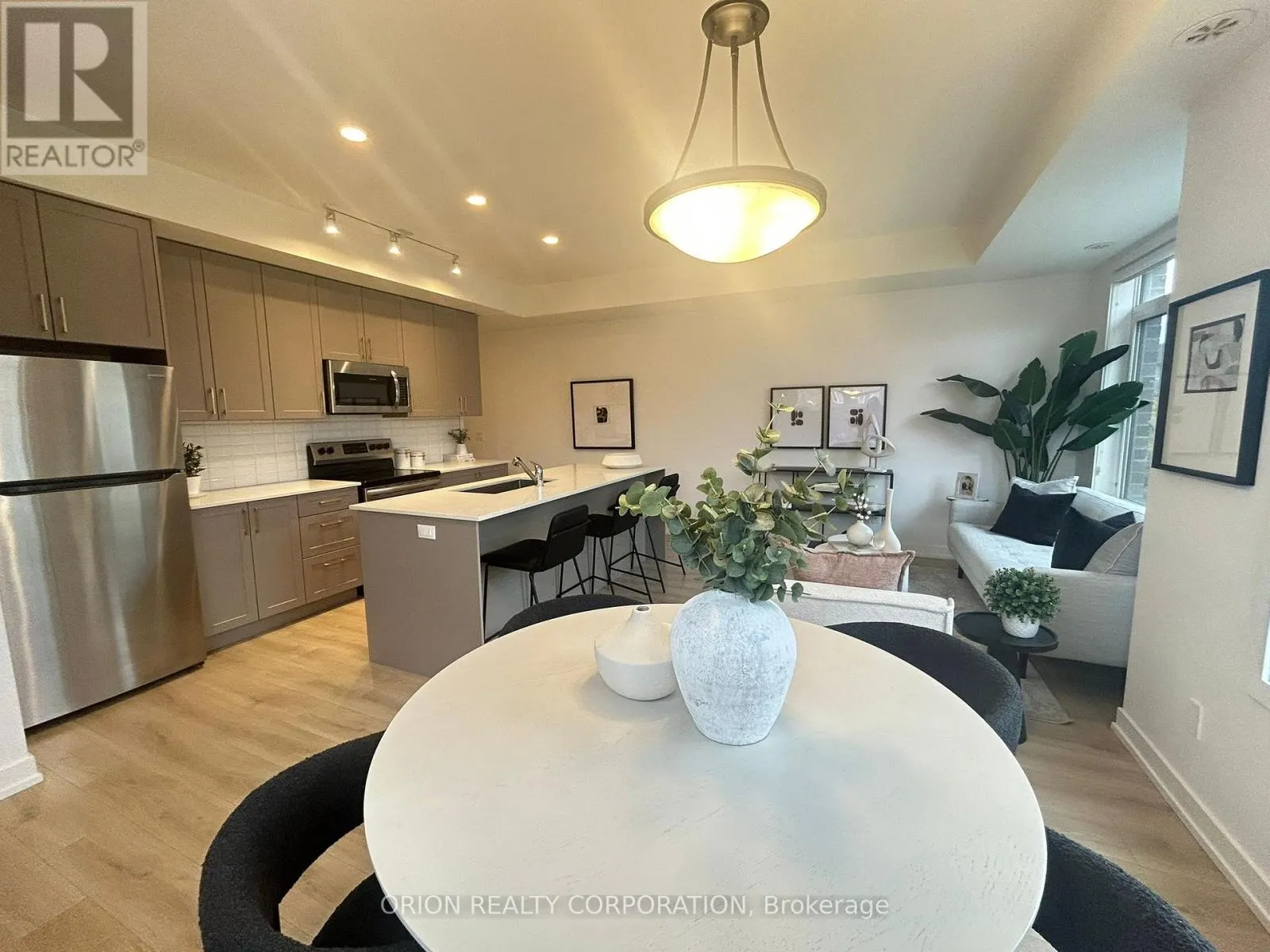 336 - 3078 SIXTH LINE