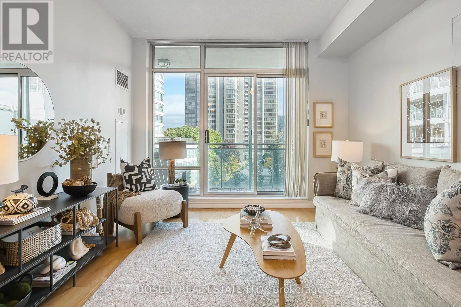 518 - 5 MARINE PARADE DRIVE