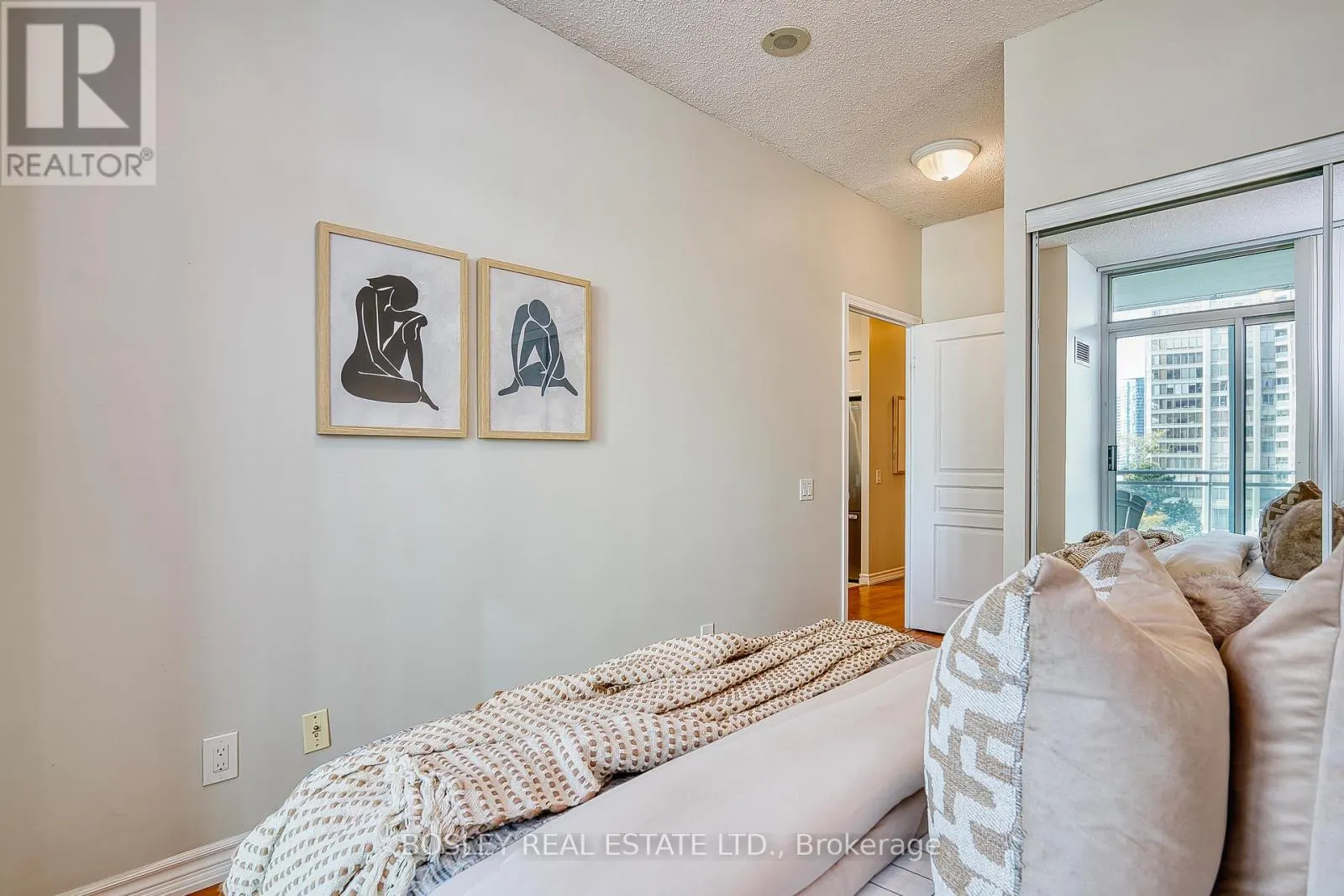 518 - 5 MARINE PARADE DRIVE