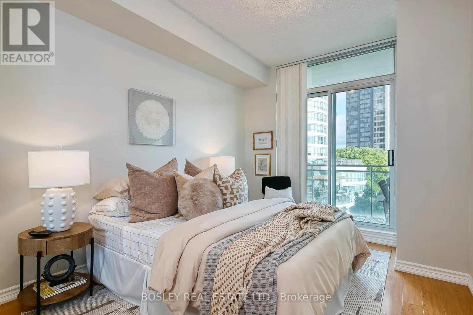 518 - 5 MARINE PARADE DRIVE