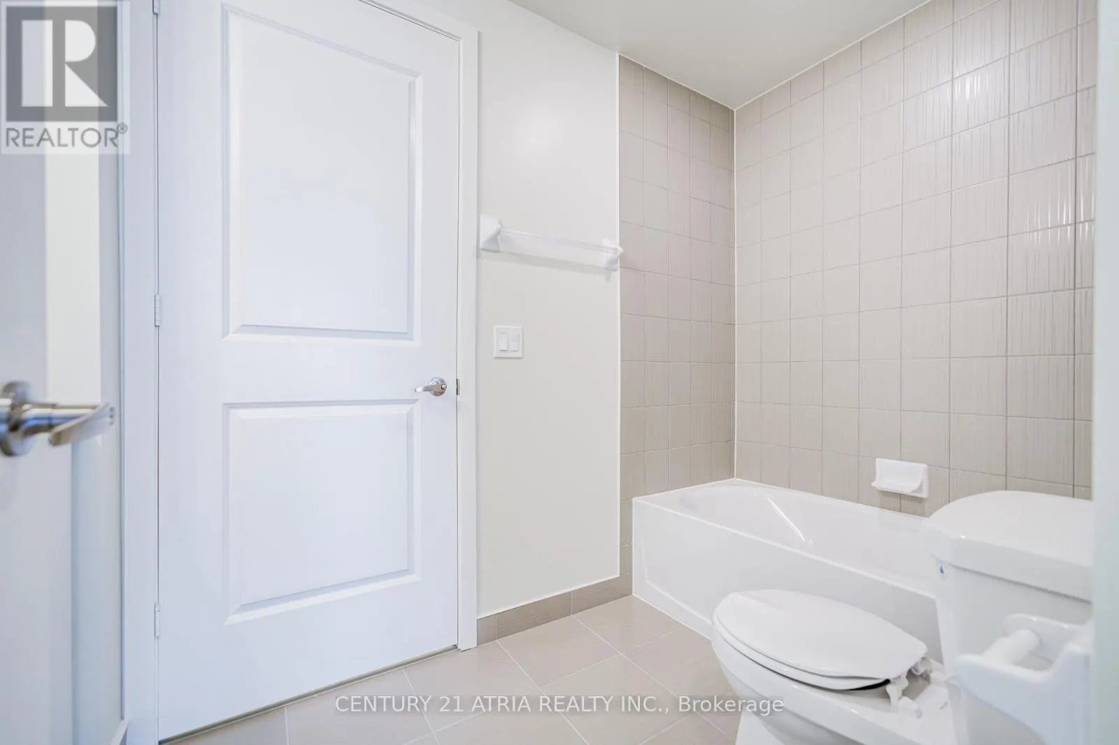3903 - 38 ANNIE CRAIG DRIVE