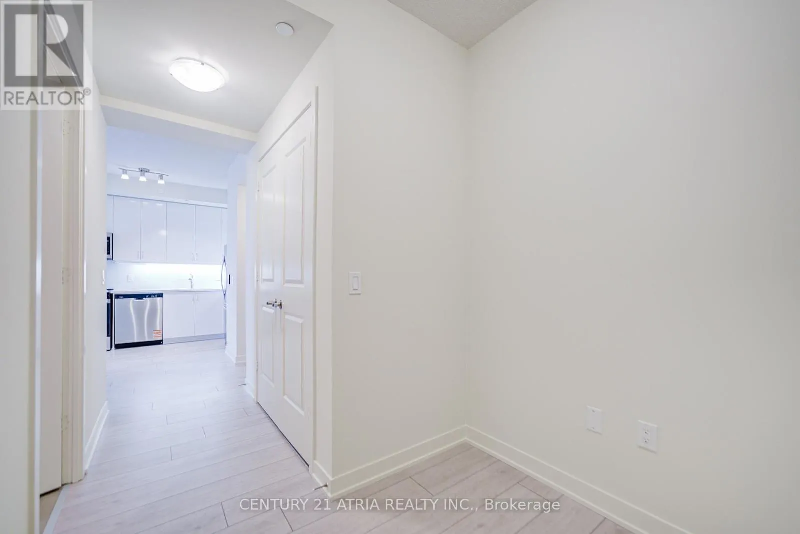 3903 - 38 ANNIE CRAIG DRIVE