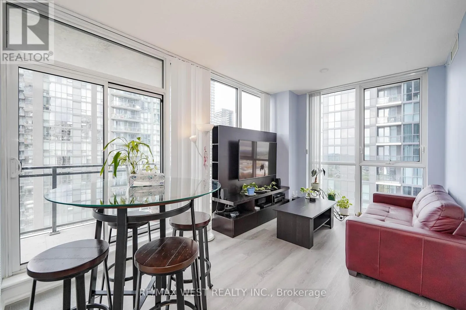 1209 - 75 EGLINTON AVENUE W