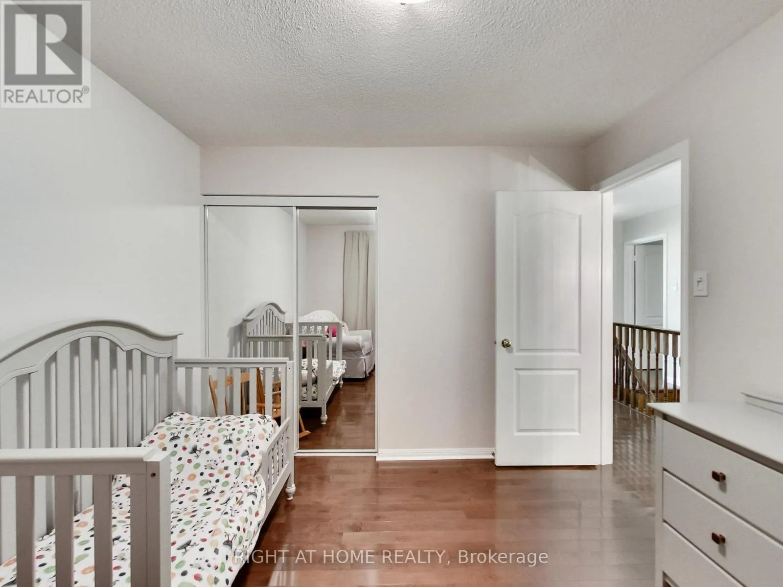 2527 NETTLECREEK CRESCENT