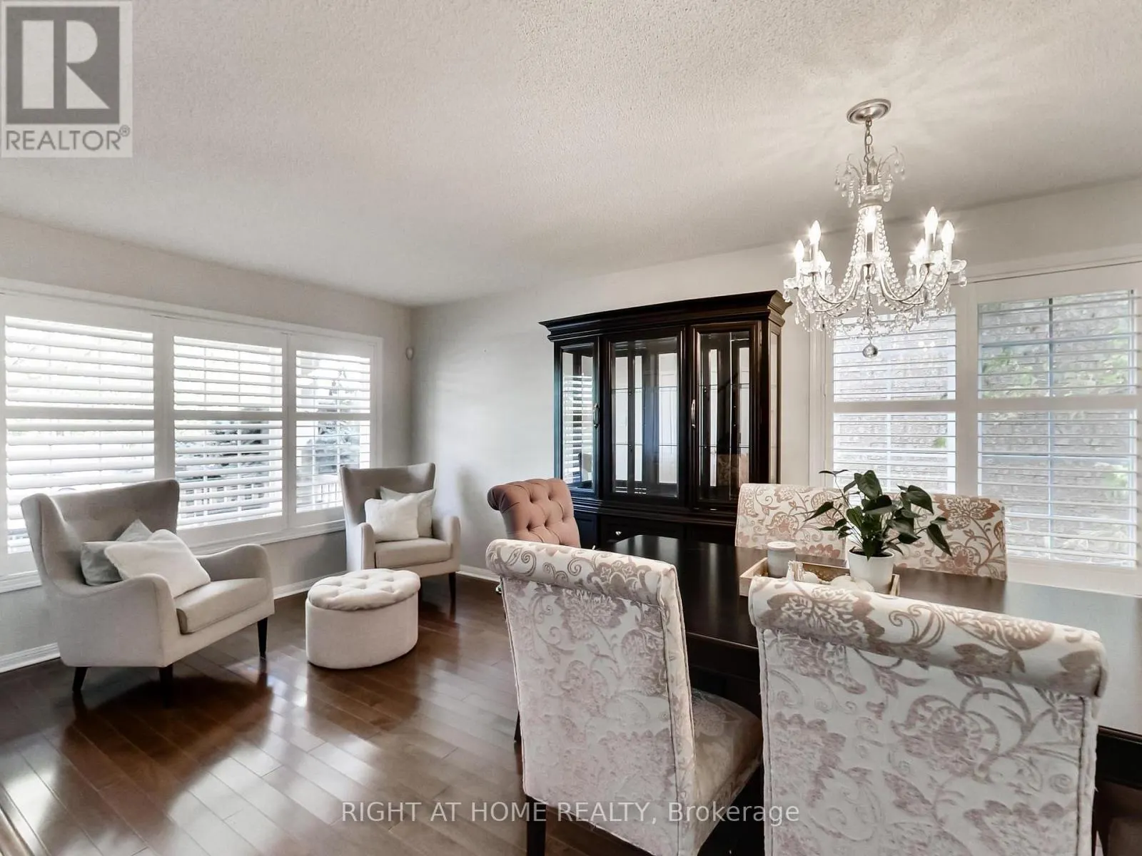 2527 NETTLECREEK CRESCENT