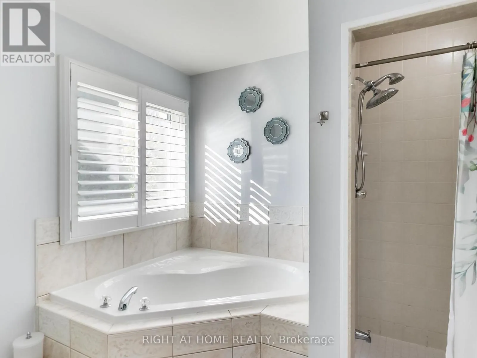 2527 NETTLECREEK CRESCENT