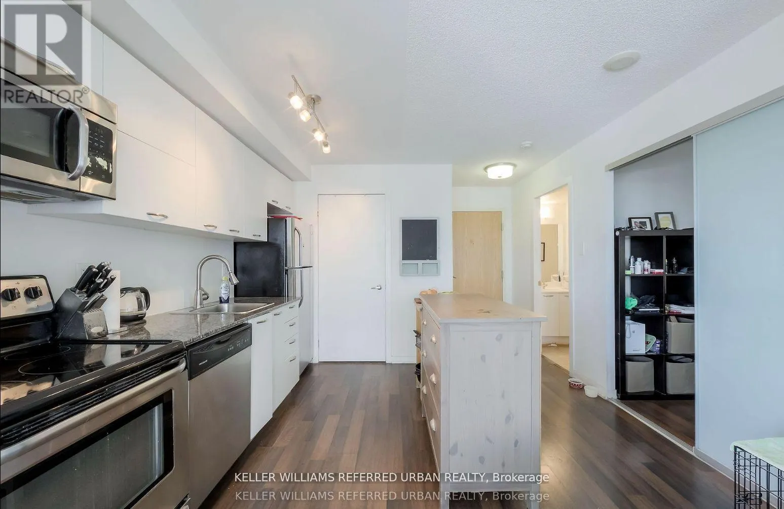 1305 - 38 JOE SHUSTER WAY