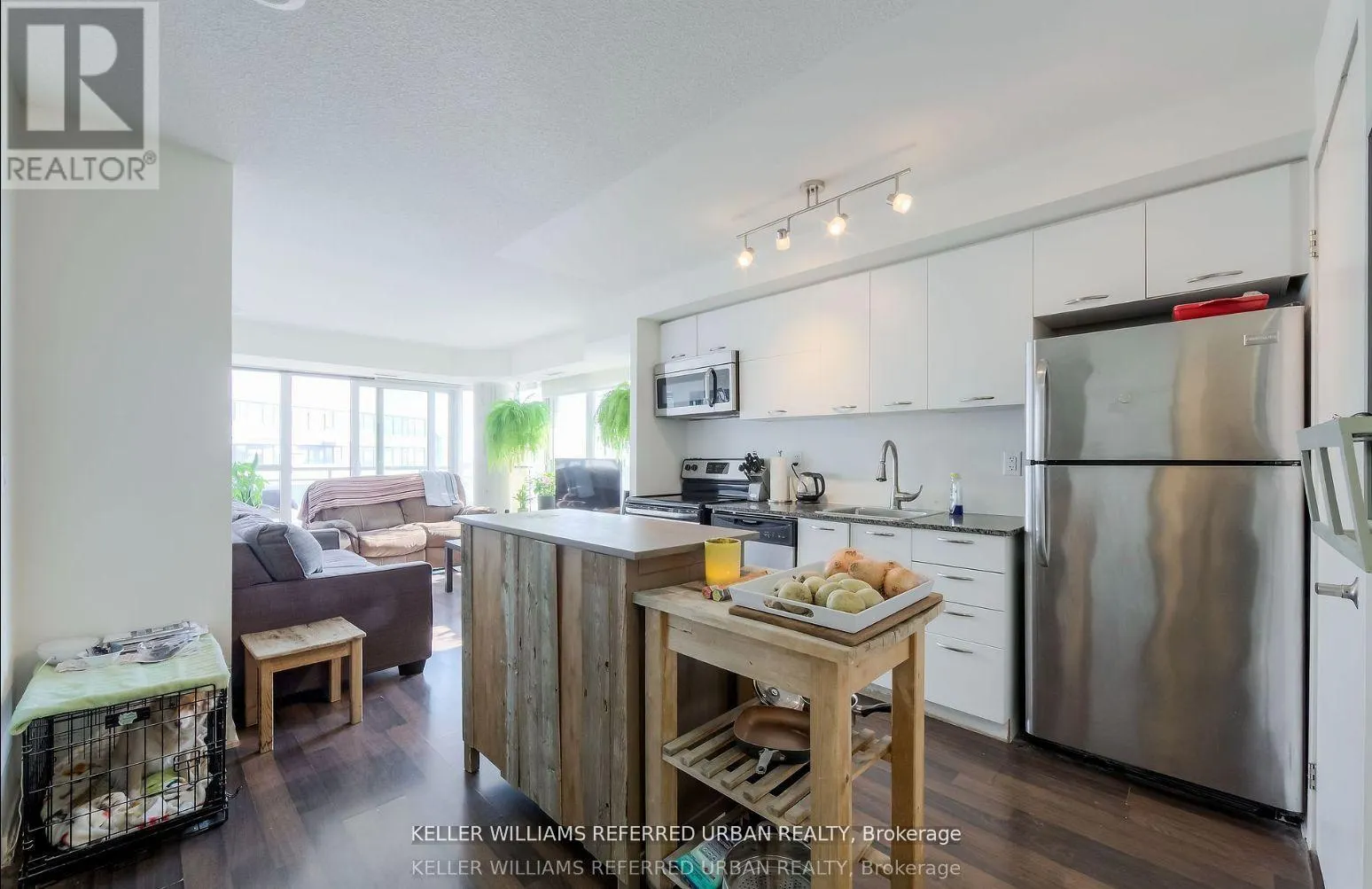 1305 - 38 JOE SHUSTER WAY