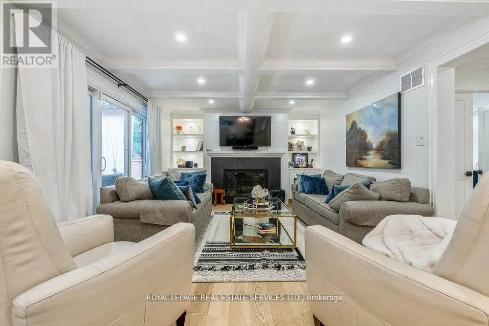 2498 ROBIN DRIVE