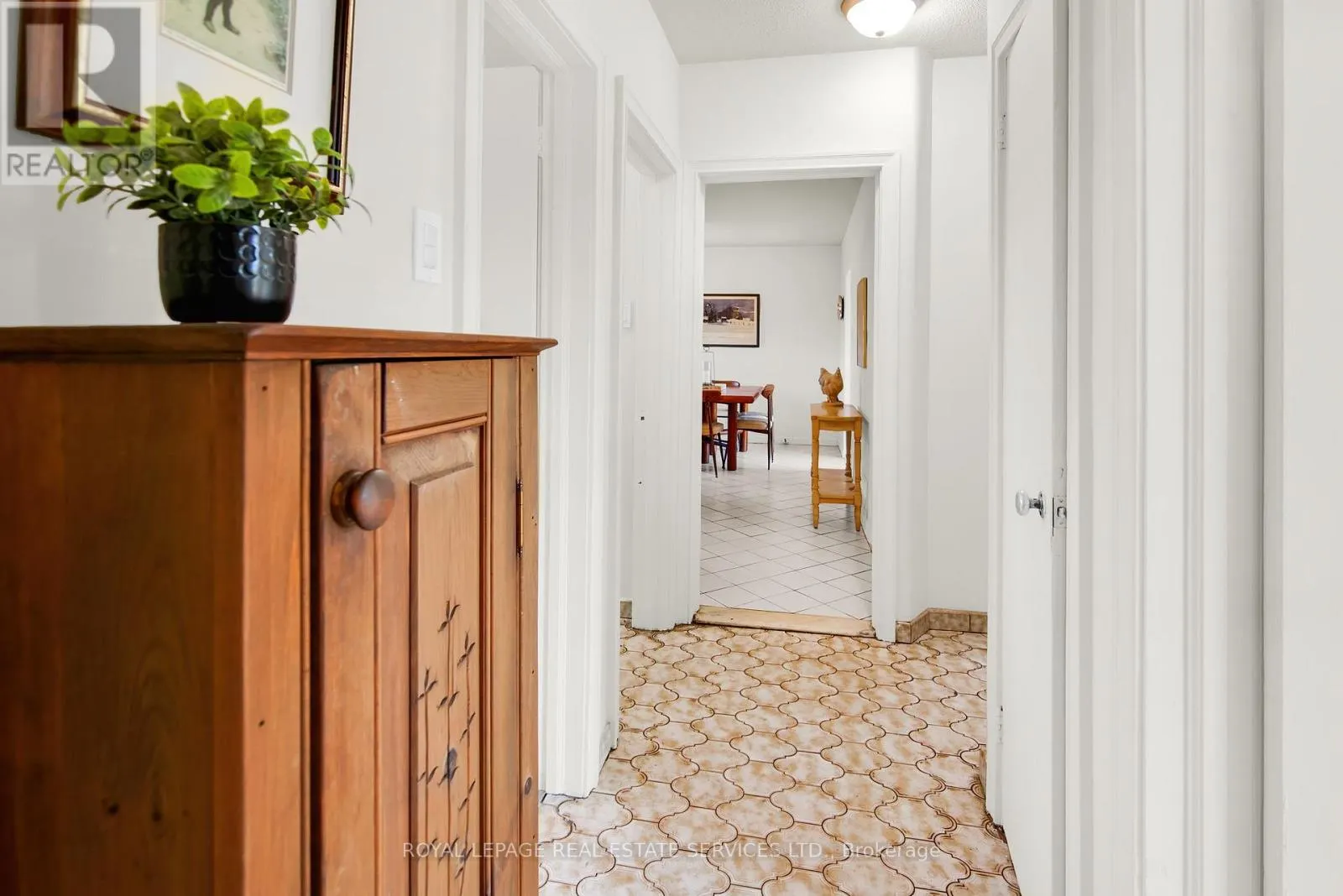 16 REDFERN AVENUE