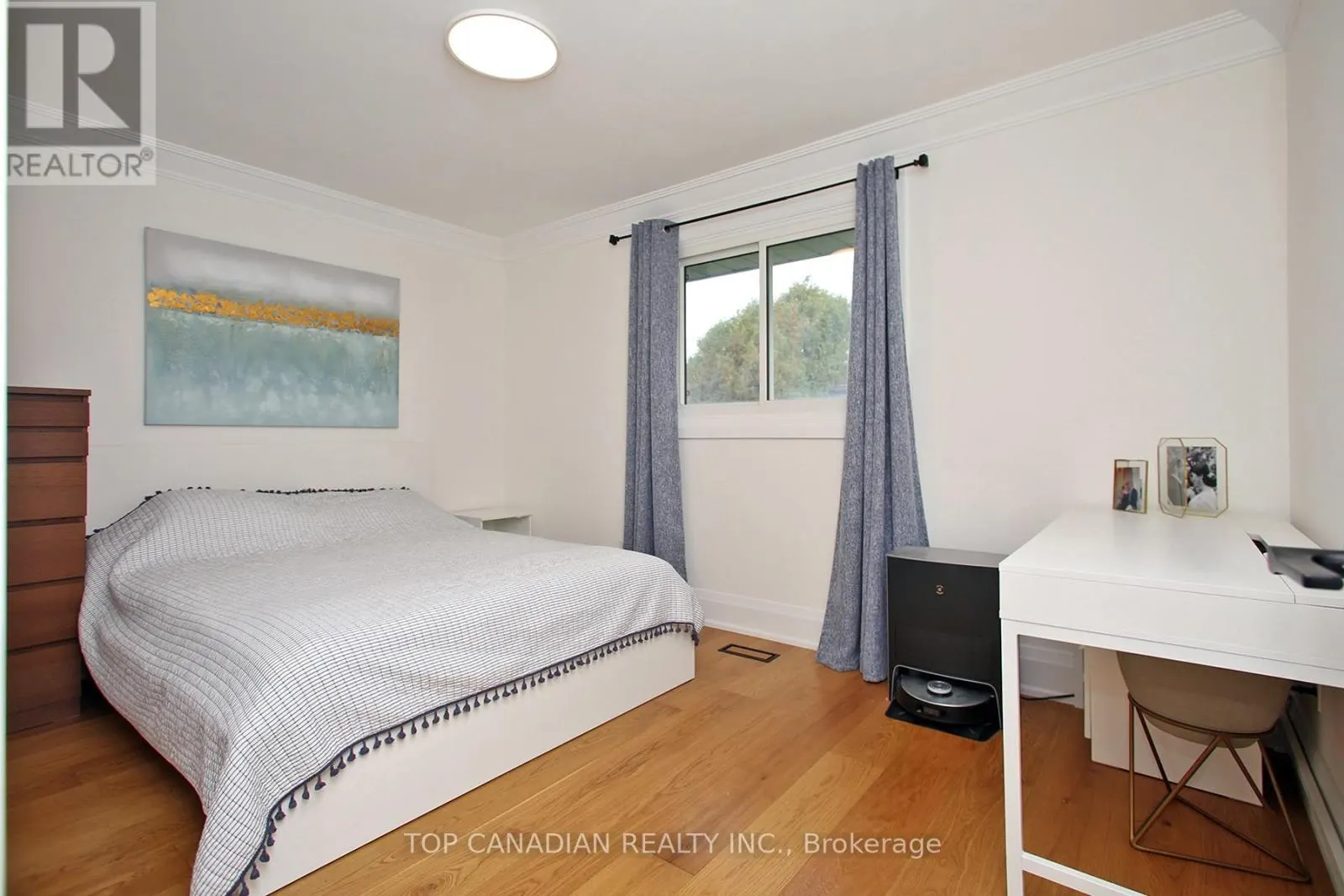 645 CASTLEGUARD CRESCENT