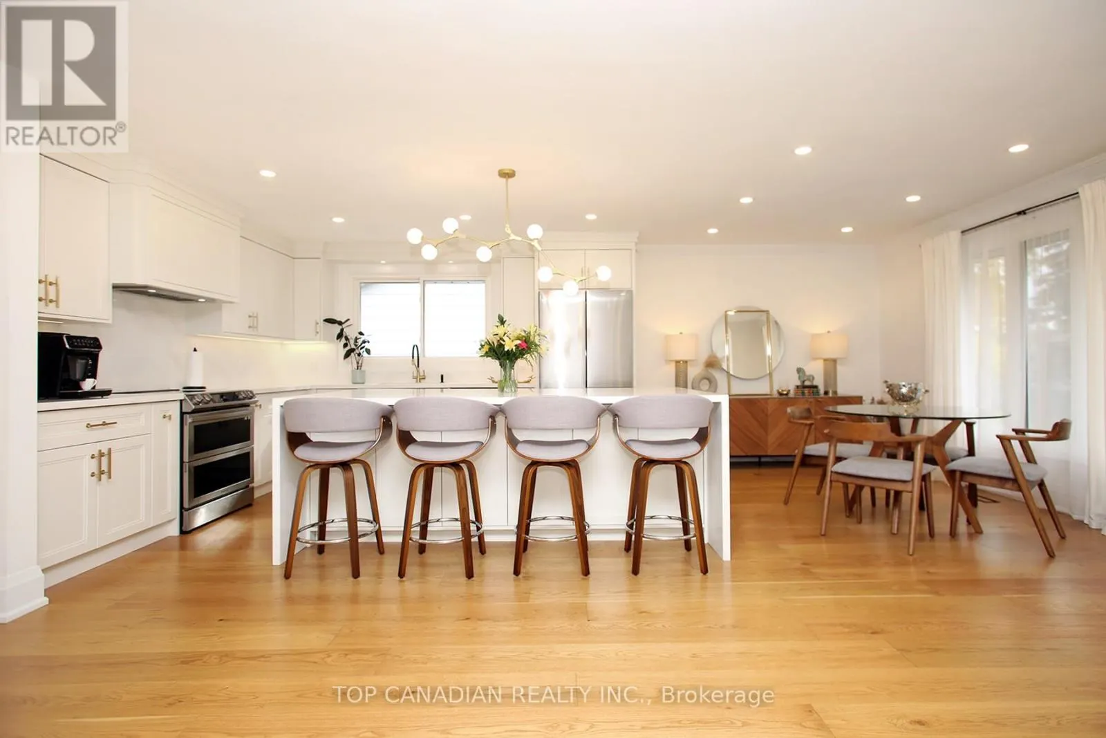 645 CASTLEGUARD CRESCENT